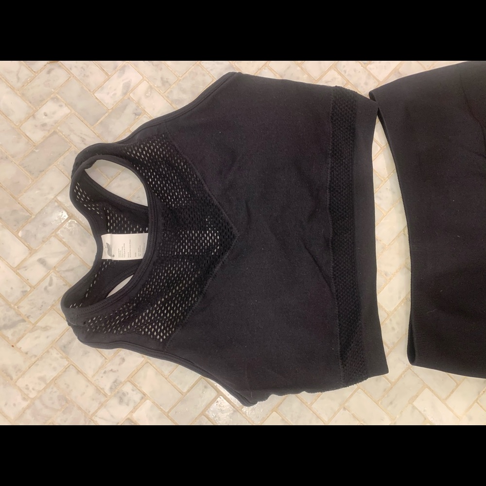 Fabletics Workout Set - image 8